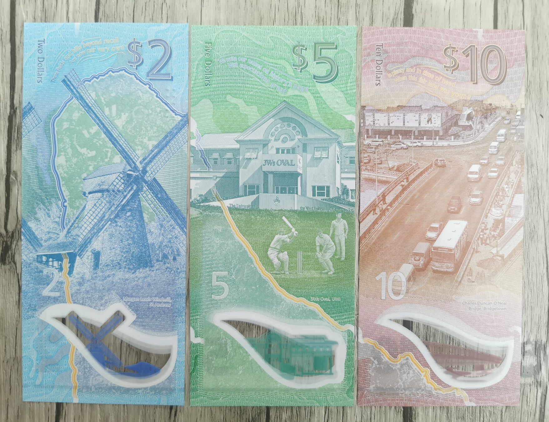 Banconote: Barbados 2 5 10 Dollars Polymer UNC – Nuovo (secondo la descrizione) da Cousset venduto da Patricio77 1