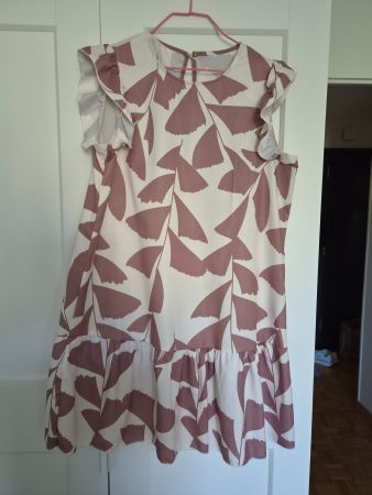 Robe fluide brune et blanche