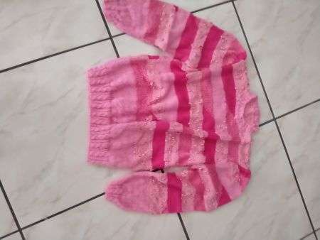 Pull fait main rose neuf
