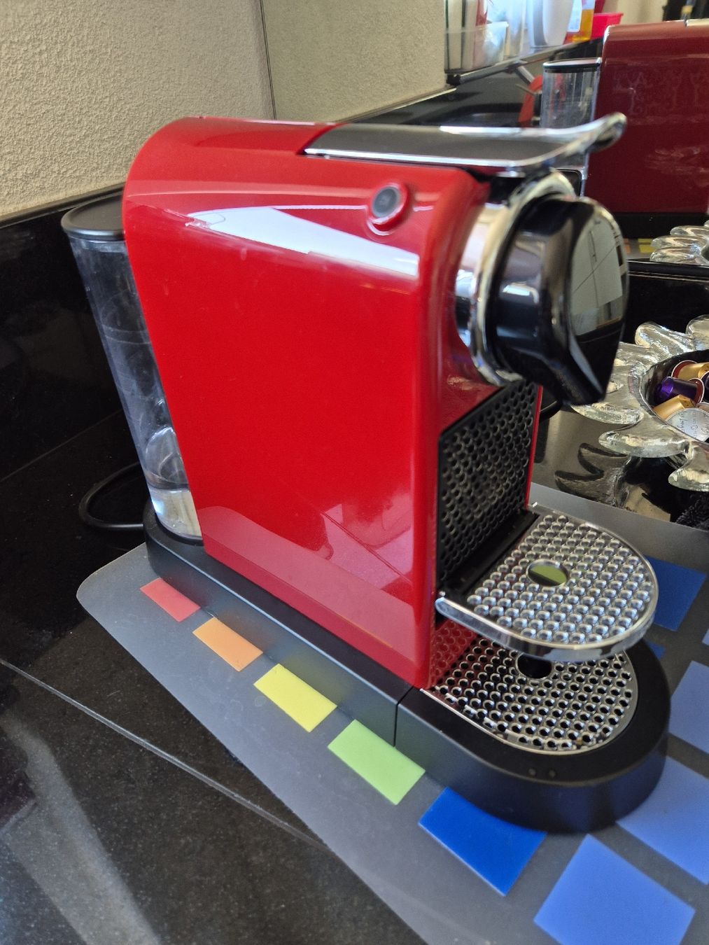 Nespresso Kaffeemaschinen & Espressomaschinen: Nespresso Maschine – Gebraucht aus Würenlingen von kuh33