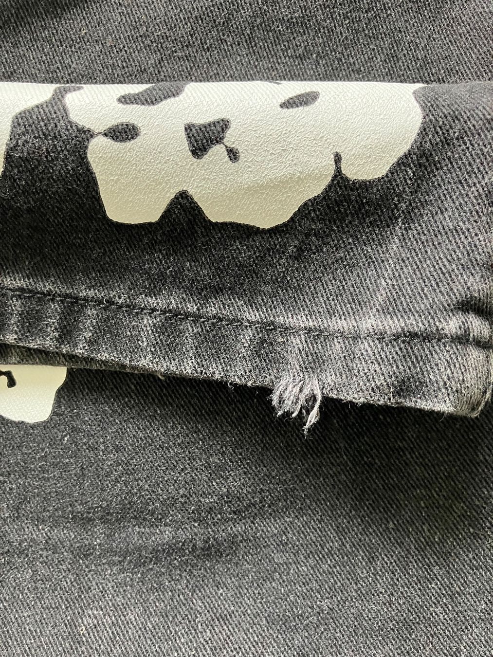 Jeans: Schwarze Jeans Typ Denim Tears, Grösse L – Usato da Thalwil venduto da ansae17 3