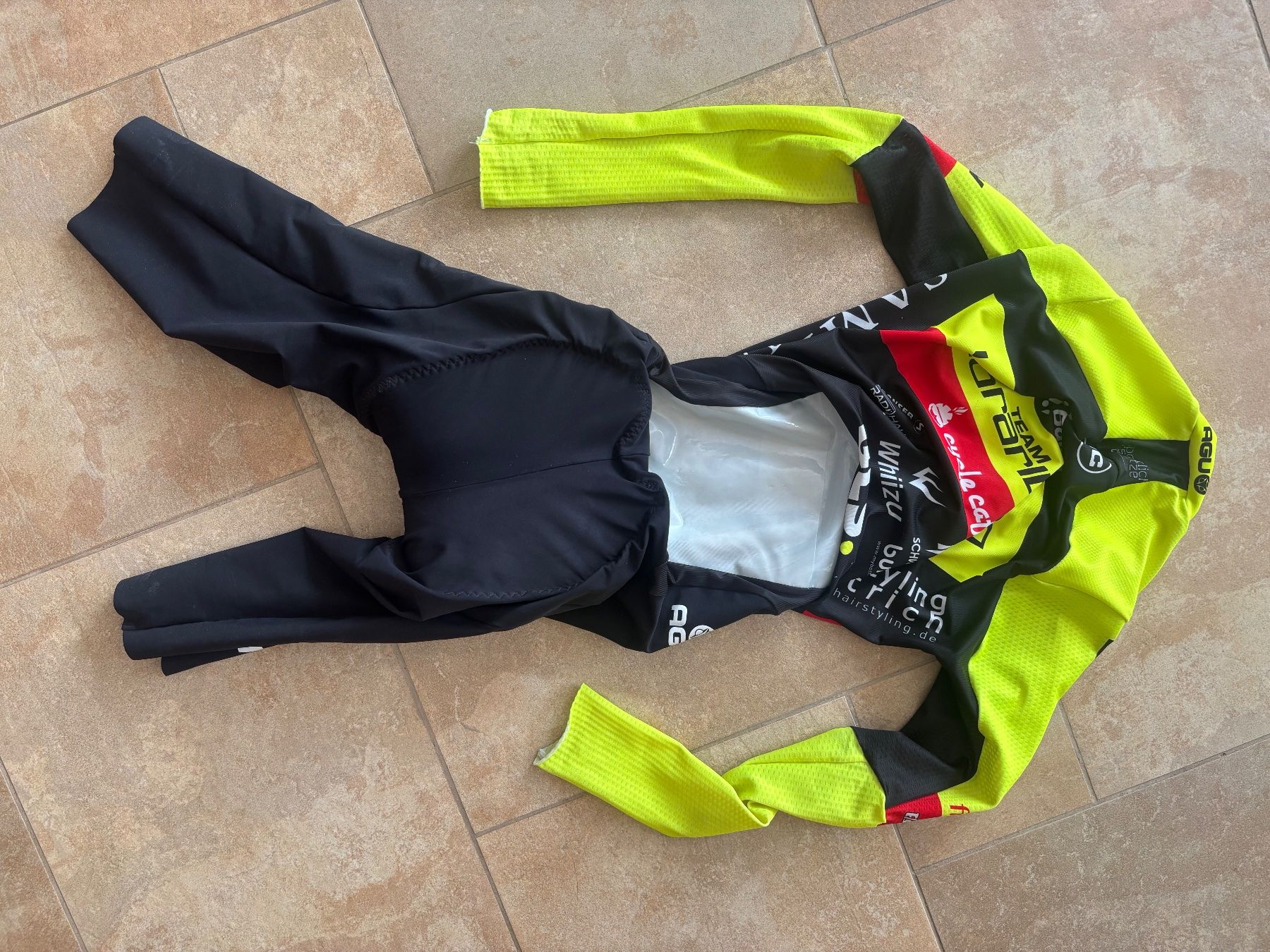 Maillots de corps & Pantalons: Zeitfahranzug – D'occasion à Bauma par Savannah1 1