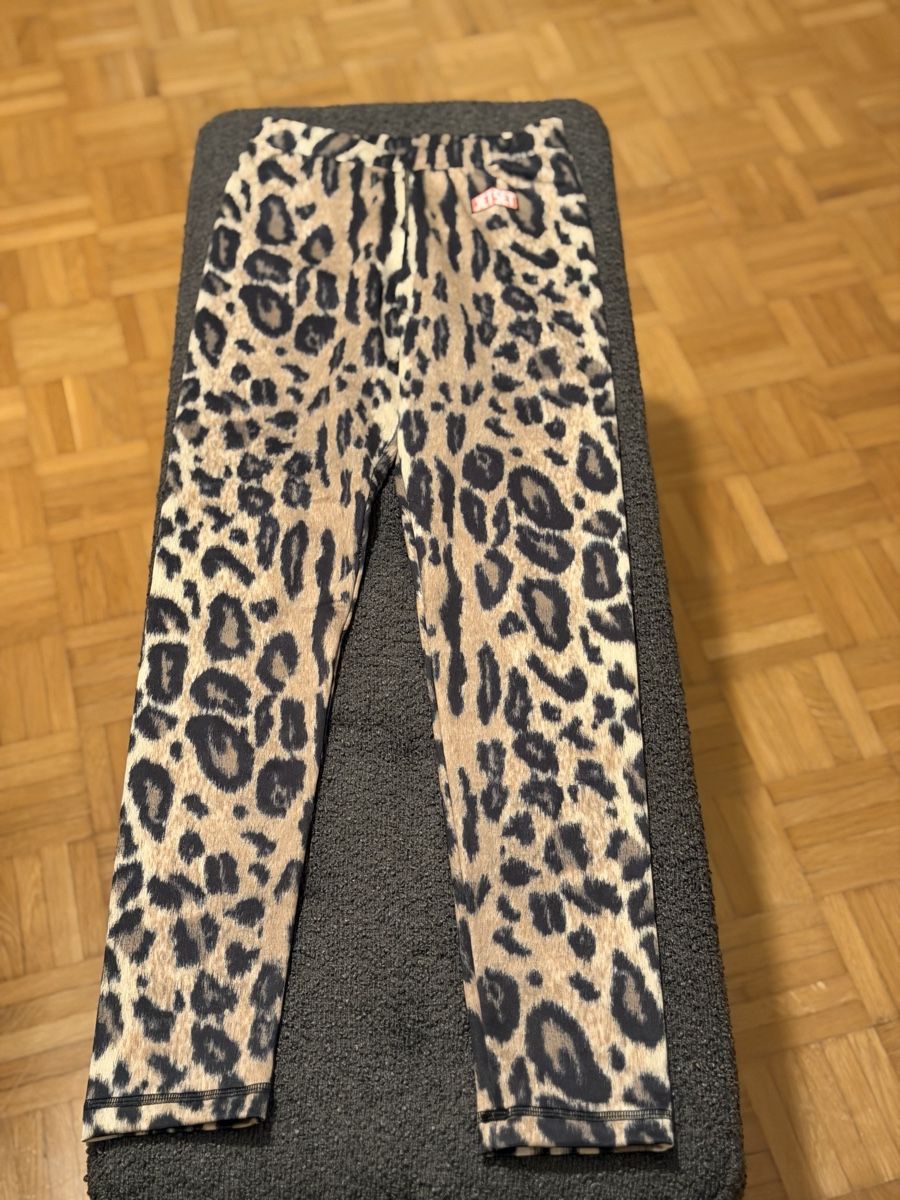 Jet Set Leggings: Jet Set Leopard Print Leggings - Size 0 – Nuovo (secondo la descrizione) da Winterthur venduto da adriana_1000 2