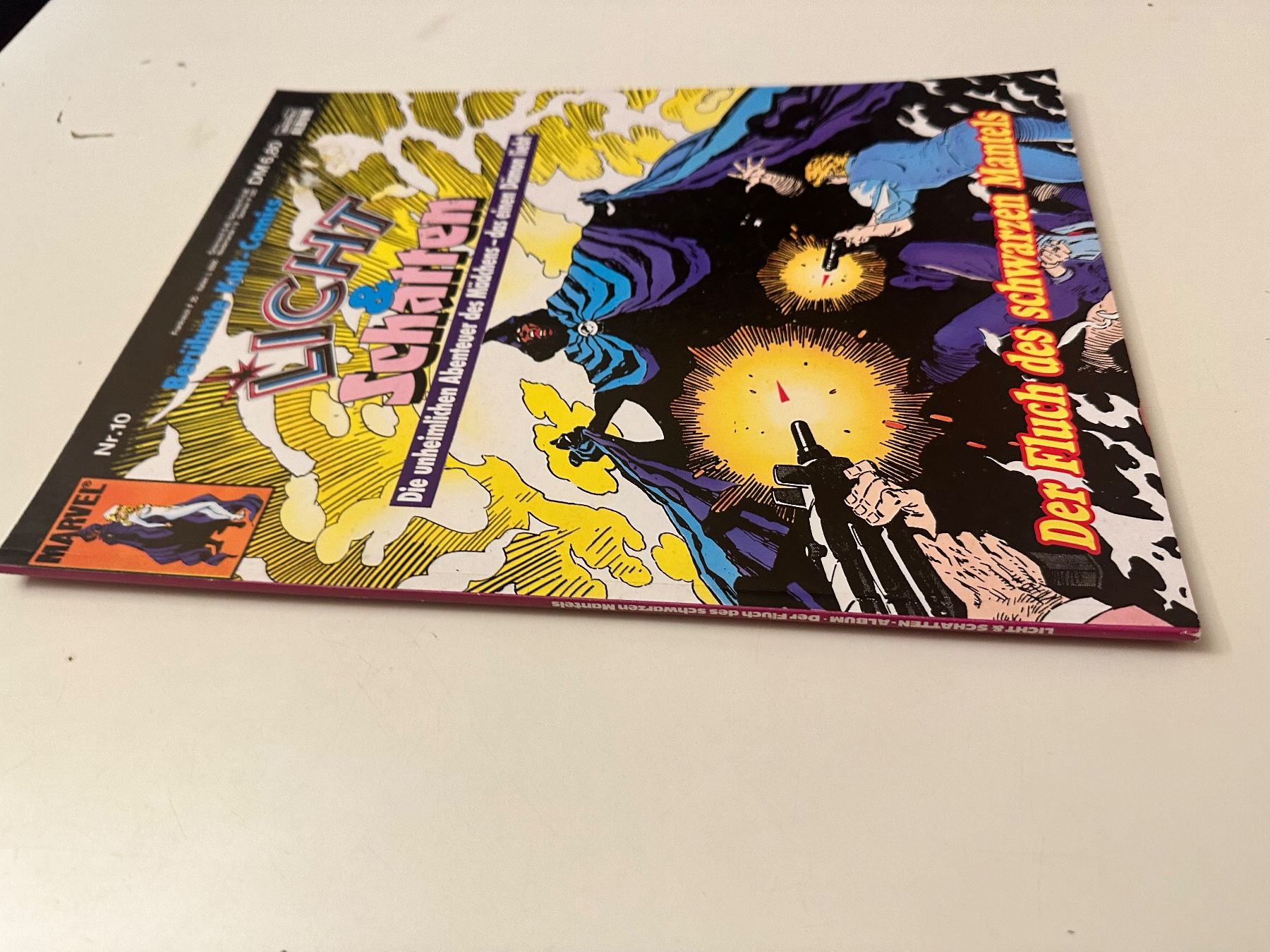 Comics: MARVEL NR. 10 - Berühmte Kult-Comics - LICHT & SCHATTEN – Gebraucht aus Münsingen von Ganjam 1