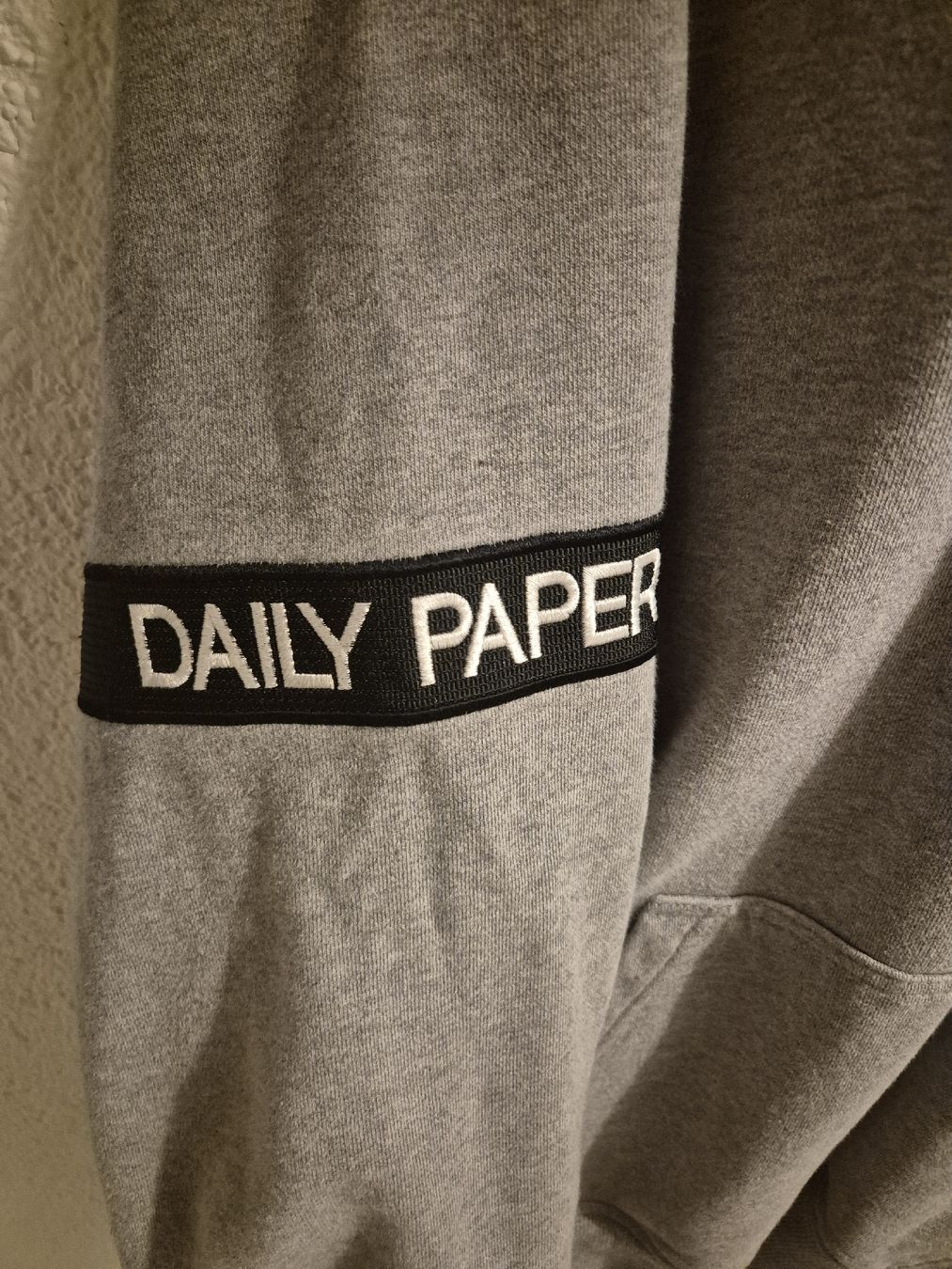 Maglioni & Felpe: Daily Paper XL, pull à capuche gris – Usato da Daillens venduto da jay_z 2