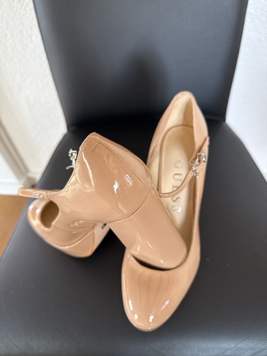 Guess Scarpe da donna: Guess Lack Pumps, Beige, neue – Nuovo (secondo la descrizione) da Selzach venduto da Adatte02