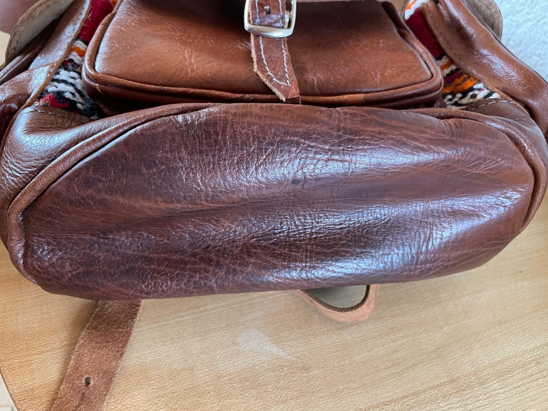 Zaini: Toller Rucksack aus Leder mit Textil eingearbeitet – Usato da Köniz venduto da kupu-kupu 7