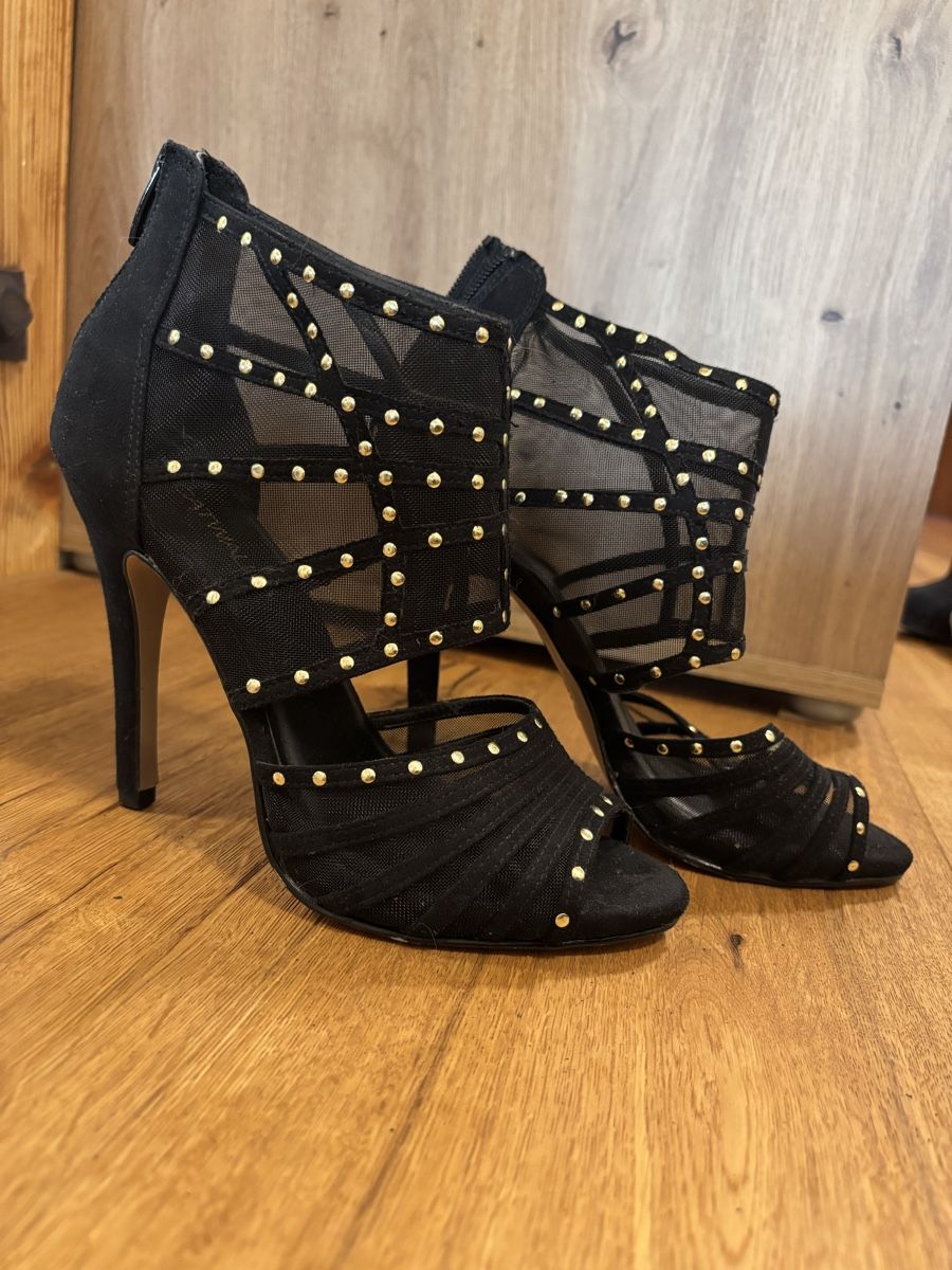 Scarpe da donna: High Heels mit Nieten, Grösse 38 – Usato da Egnach venduto da Tiina_ 2