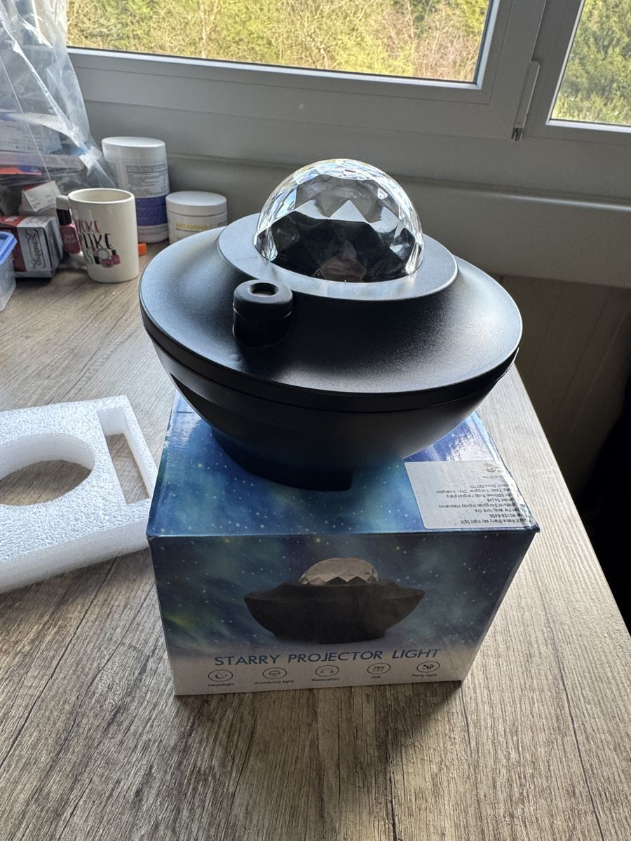 Lampade: Starry Projector Light, New in Box - Perfect Gift! 47 – Nuovo e nell'imballaggio originale da Uerkheim venduto da dam_x96b 1