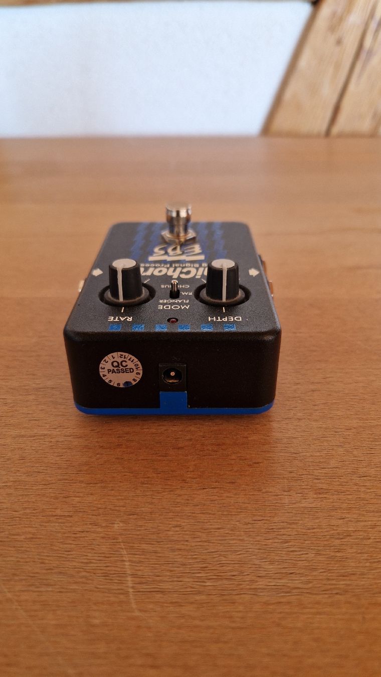 Strumenti musicali: EBS UniChorus - Analoger Chorus/Flanger – Usato da Niedermuhlern venduto da Mahkah.65 4