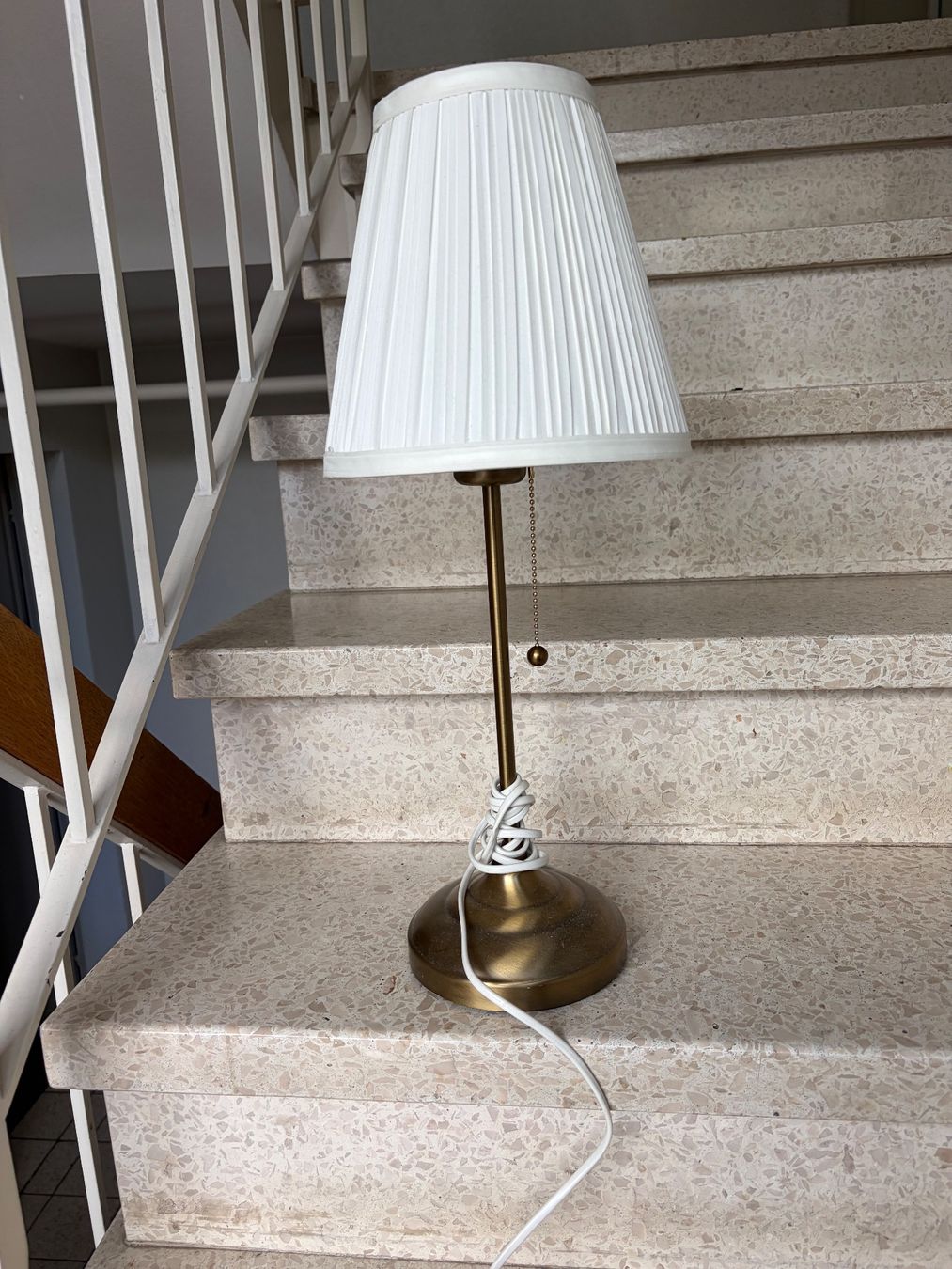 Lampade: ÅRSTID Tischleuchte, Messing/weiß – Usato da Therwil venduto da jea_ygd6