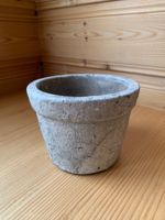 Beton Pflanzgefäss Übertopf Höhe 8 cm