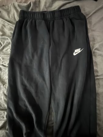 Nike Jogginghose Schwarz, L, bequem für den Winter!