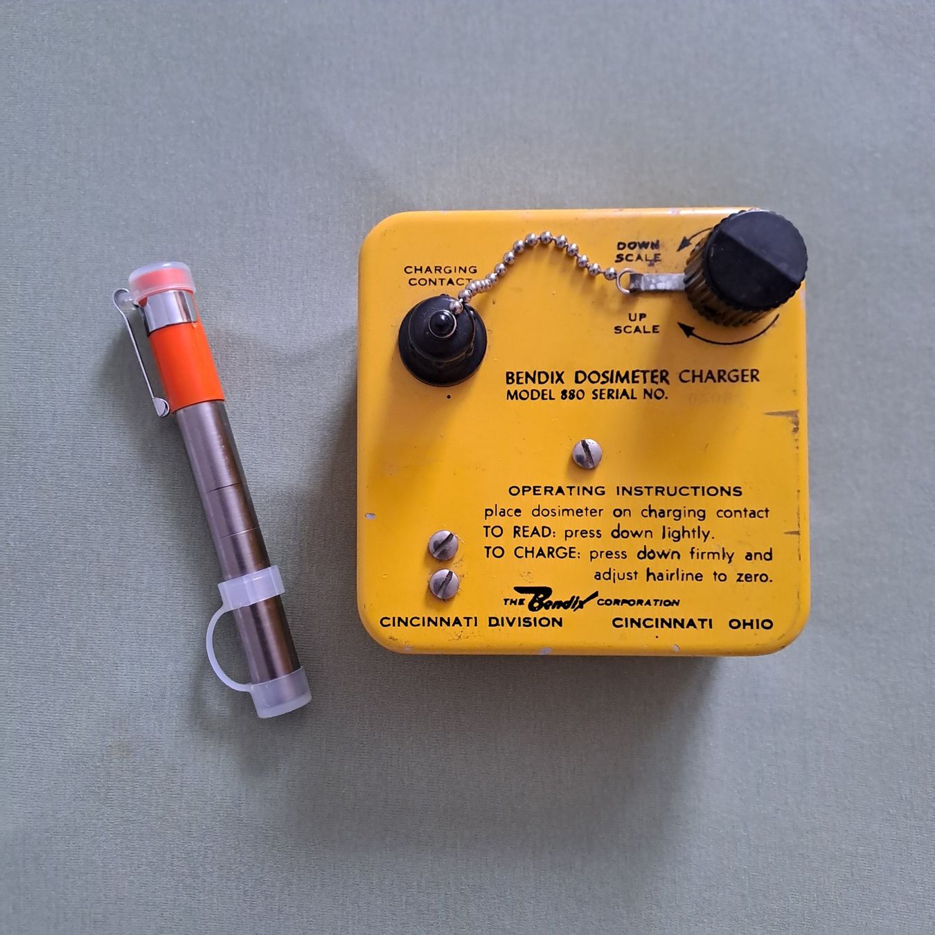 Mesurer: Dosimeter mit Ablesegerät Schweizer Armee – D'occasion à Gipf-Oberfrick par Mig_29