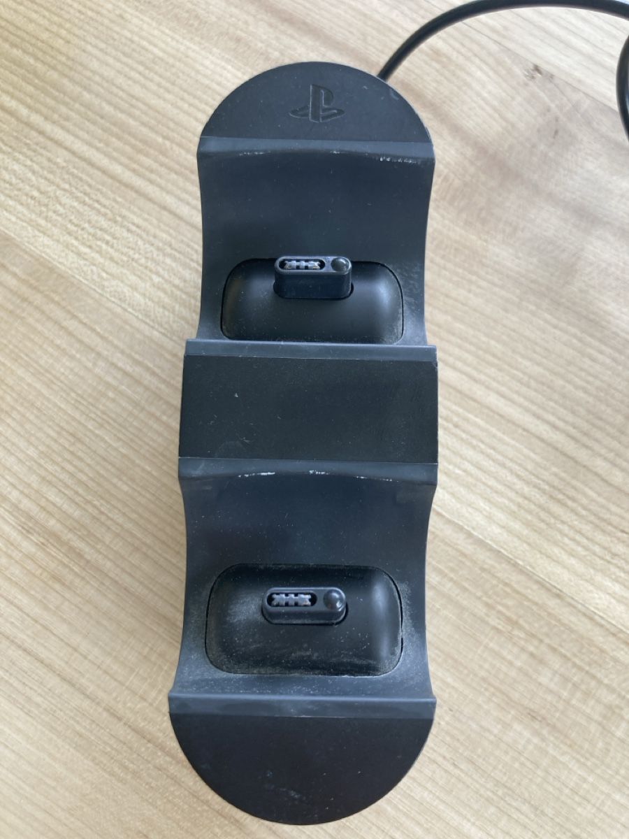 Sony Giochi: Sony PS4 Controller Ladestation – Usato da Sarnen venduto da cater-pillar