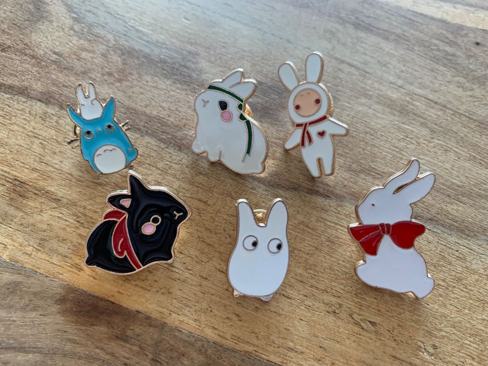 Set Pins / Anstecker, 4 Stück, Sonne Wolken Regenbogen Motiv (Neu