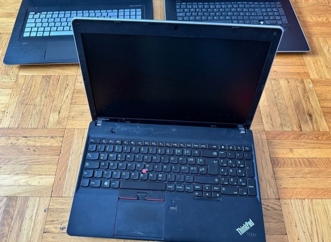 PC: Lot d'ordinateur portable  – Difettoso da Winterthur venduto da Bernantini 5