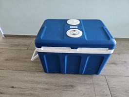 Neuwertige TZS First Austria - Kühlbox 45L,Auto & Steckdose