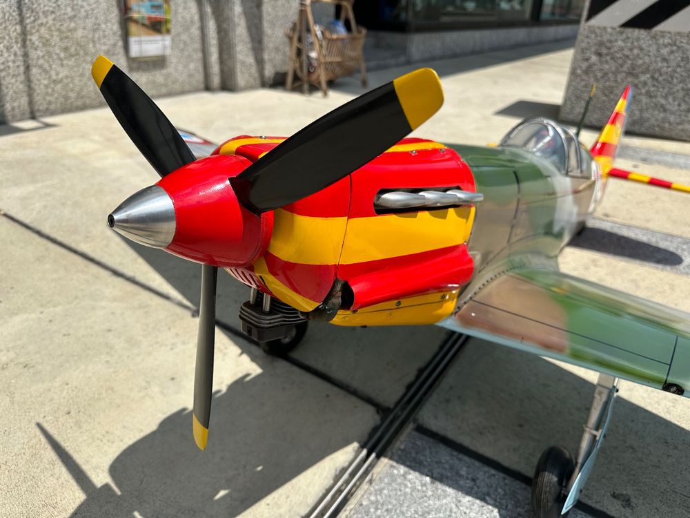RC Airplane nitro Dewoitine D520 Armée de l’air Kaufen auf Ricardo