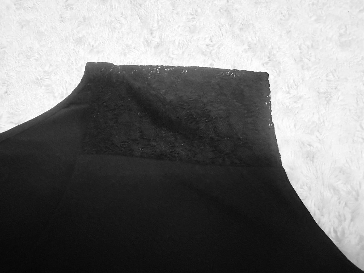 Top: Top KAYS schwarz mit Spitzendetails Gr. L – Usato da Emmenbrücke venduto da little.treasures 2