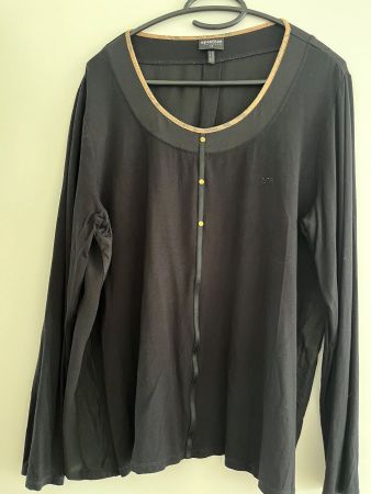 Langarm T-Shirt schwarz mit hübschen Details von Sportalm