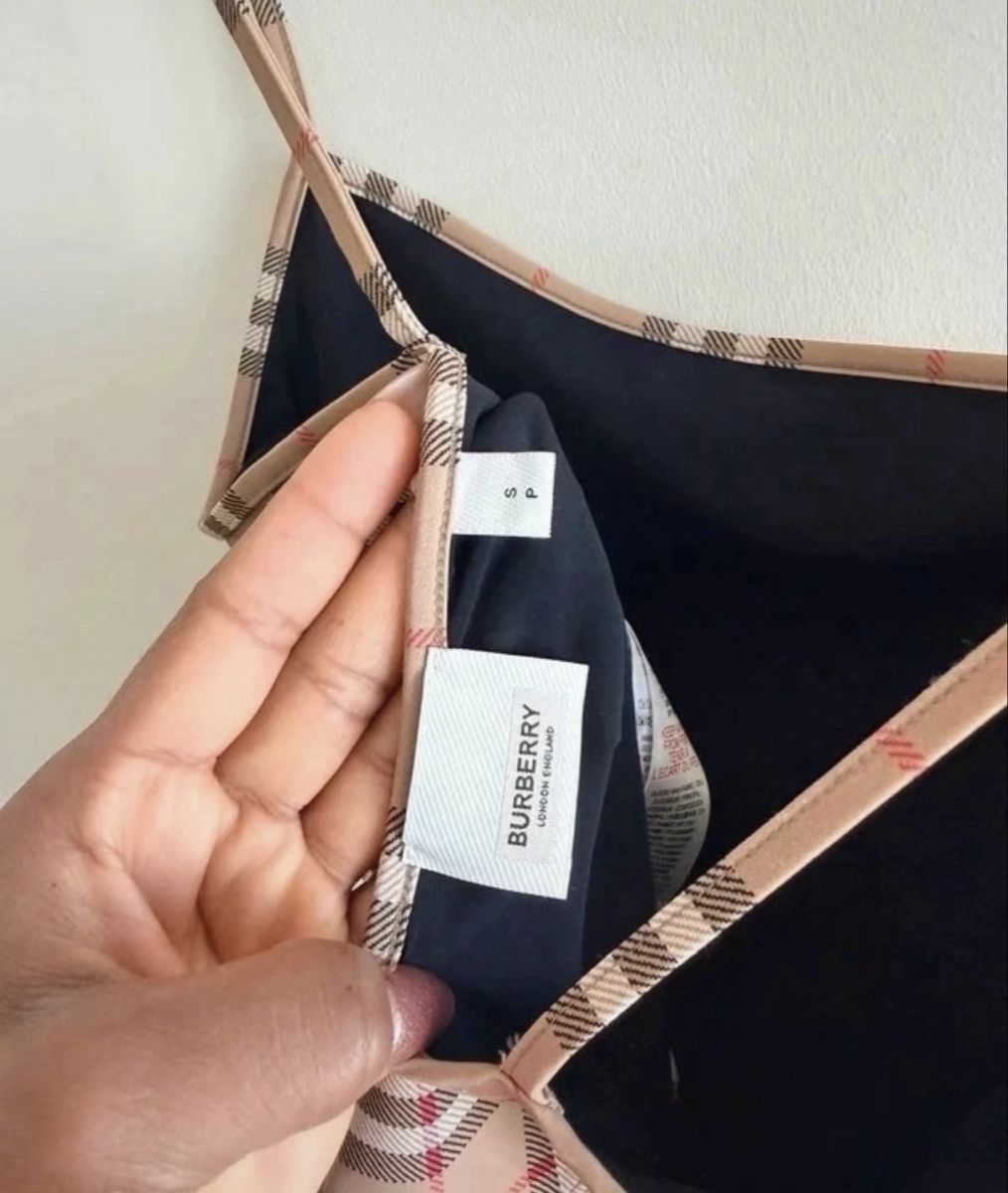 Burberry Costumi da bagno & Bikini: Maillot de bain Burberry  – Nuovo (secondo la descrizione) da Rüschlikon venduto da ste_fh5k 2