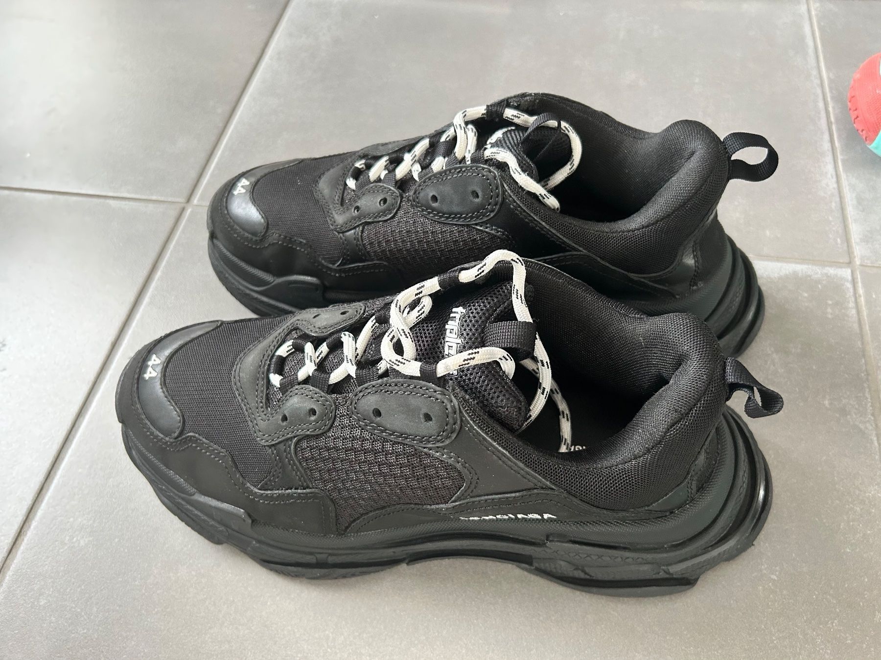 Balenciaga Scarpe da uomo: Balenciaga Triple S Black – Nuovo (secondo la descrizione) da Schliern b. Köniz venduto da need-it 1