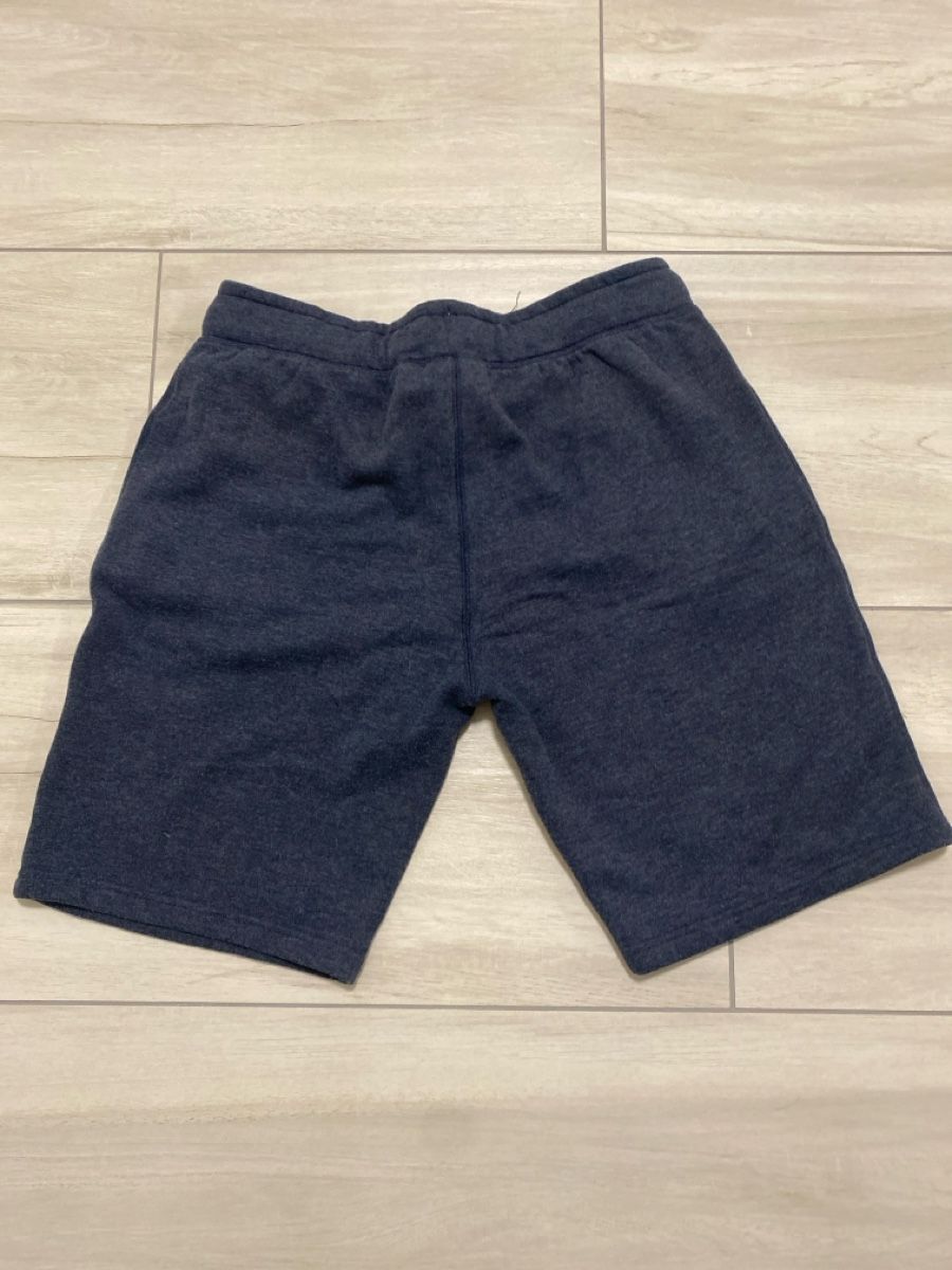 Pantaloni: Shorts – Usato da Beinwil am See venduto da lol_j8dy 3