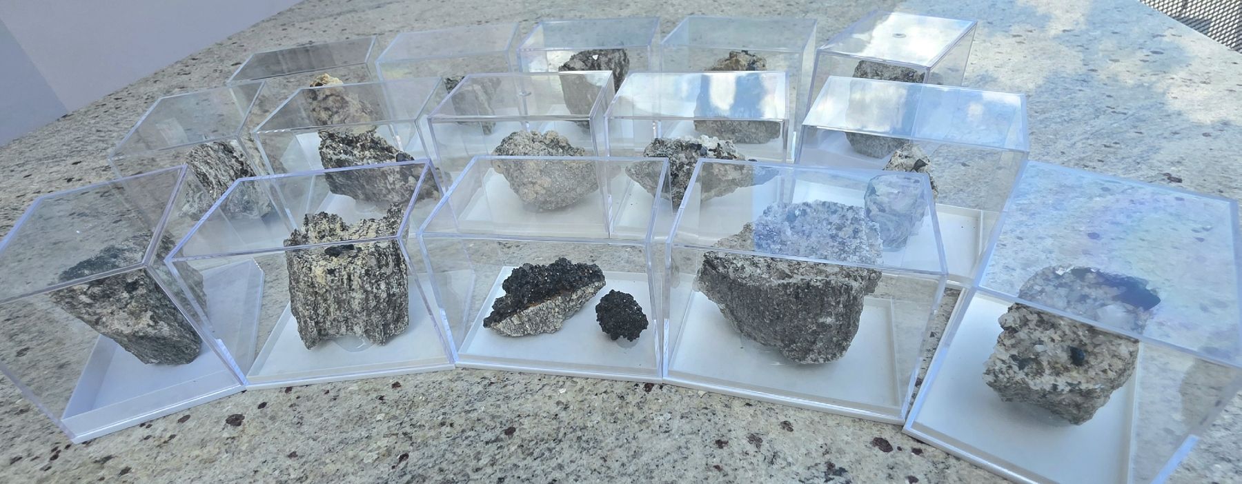 Minéraux & Lithothérapie: Mineralien Binntal 15 Stück Magnetit Ilmenit Rutil Hämatit – D'occasion à Glis par nbu_65ys 4