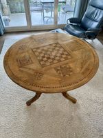Massivholz - Spieltisch mit Schachbrett-Inlay