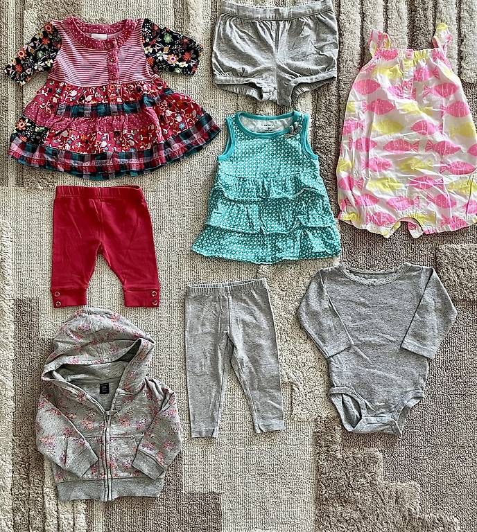 Lotti & Set di vestiti: Set Carters / NEXT / Baby GAP Grösse 6-12 Mth – Usato da Dörflingen venduto da Kendraa