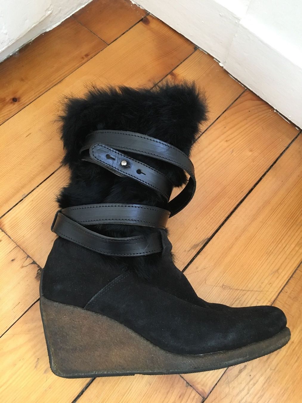 Scarpe da donna: Winter Boots – Usato da Zürich venduto da Chanelle07 1