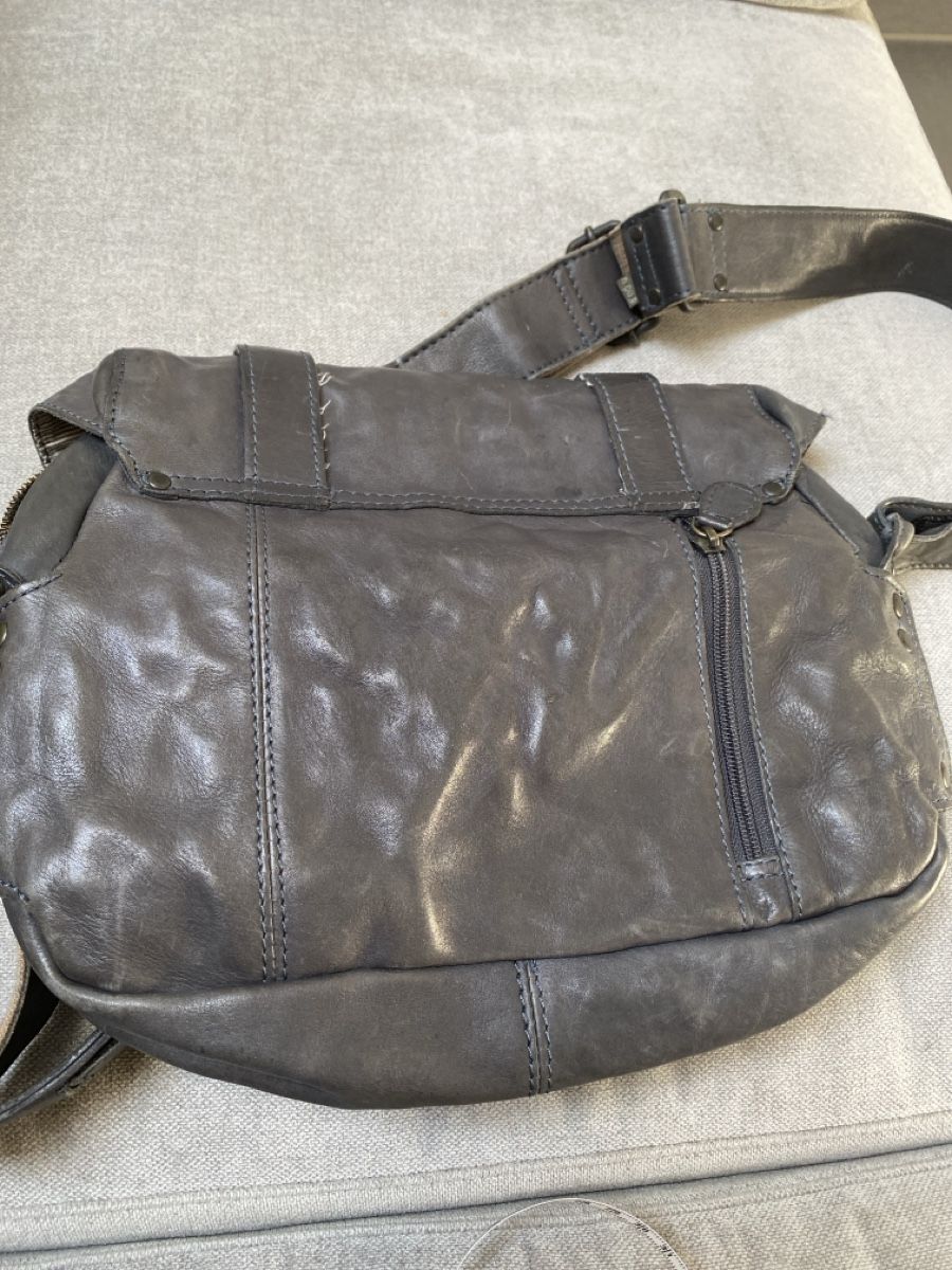 Aunts & Uncles Borse da donna: Aunts & Uncle Ledertasche d.grau, mit 3 Reissverschlüsse – Usato da Homberg b. Thun venduto da Homata 1