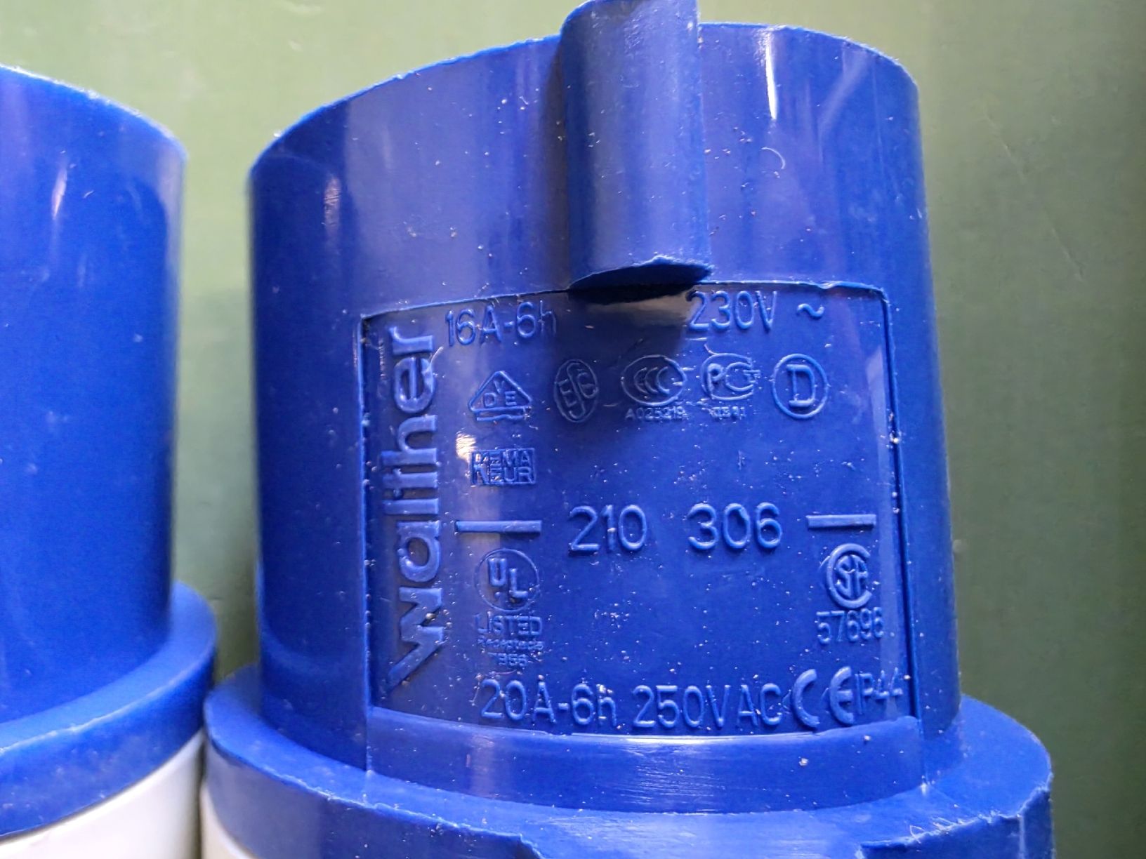 Spine: CEE Stecker 16A 230V gebraucht  – Usato da Wuppenau venduto da Gastro.Wuppenau 3