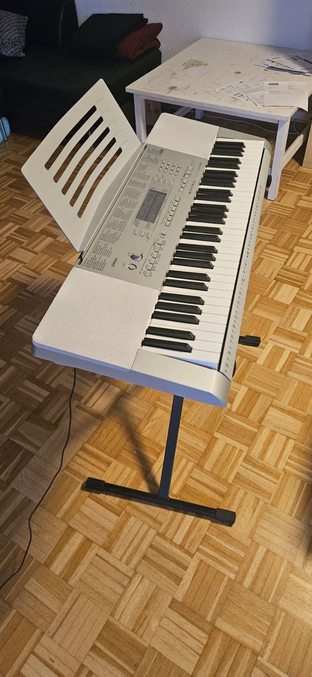 Casio Strumenti musicali: Casio LK-280-Keyboard mit Leuchttasten – Usato da Rüti ZH venduto da WOA-Schweiz 4