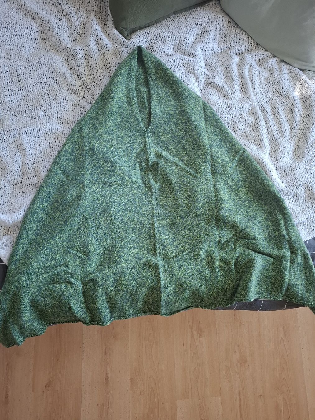 Benetton Altro in Moda donna: Pancho de marque Benetton – Nuovo (secondo la descrizione) da La Chaux-de-Fonds venduto da emm_9r5v 1