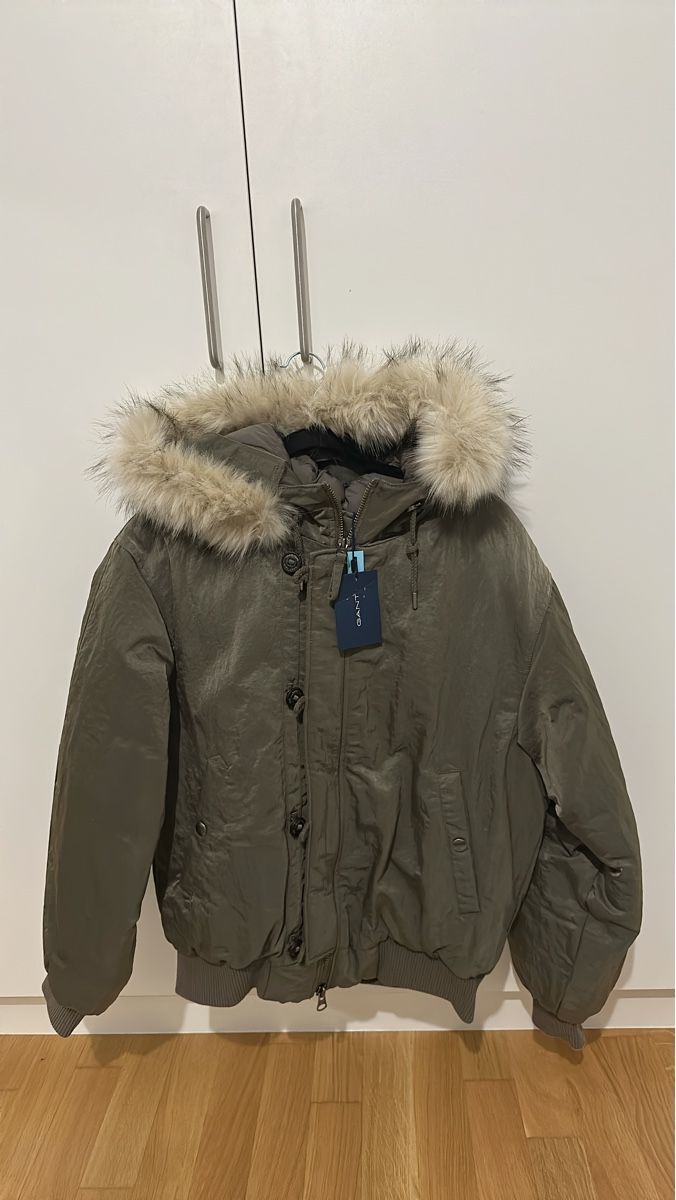 Gant Jacken: Doudoune Gant avec fourrure véritable – Neu und originalverpackt aus Romont FR von baby_ray17