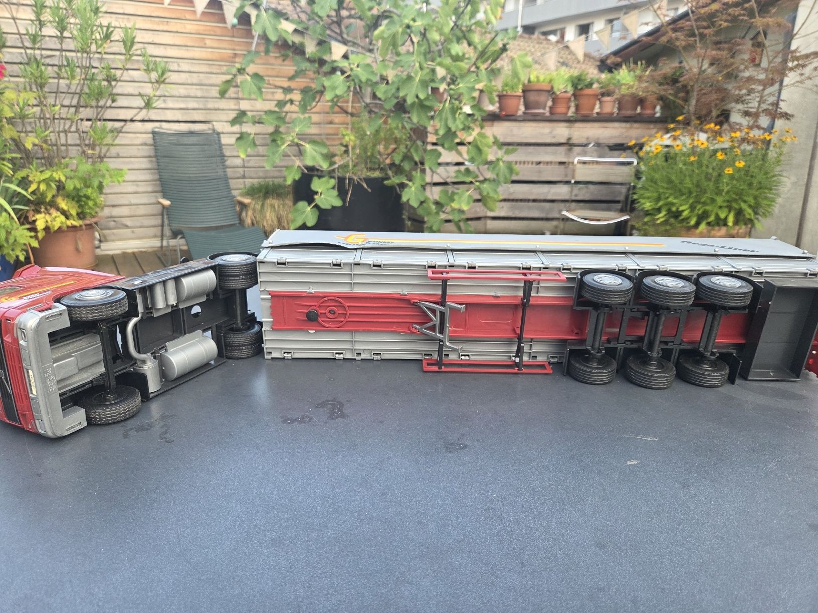 Spielzeuge: Spielzeug Lastwagen Galliker Mega-Liner – Gebraucht aus Basel von yae_7ktl 6