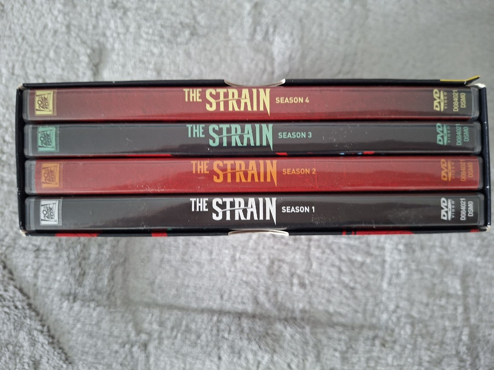 Tutti i DVDs: THE STRAIN 1 - 4  – Usato da Aesch BL venduto da Burschi59 3