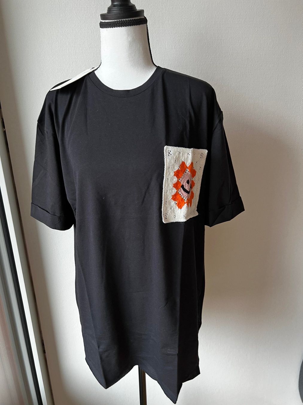 T-shirts: Neues T-Shirt M 100%Cotton – Neuf avec emballage d'origine à Riehen par edu_92w7