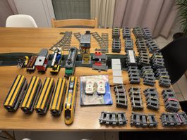 LEGO City Eisenbahn  27Meter Schienen, 2 Züge & viel Zubehör