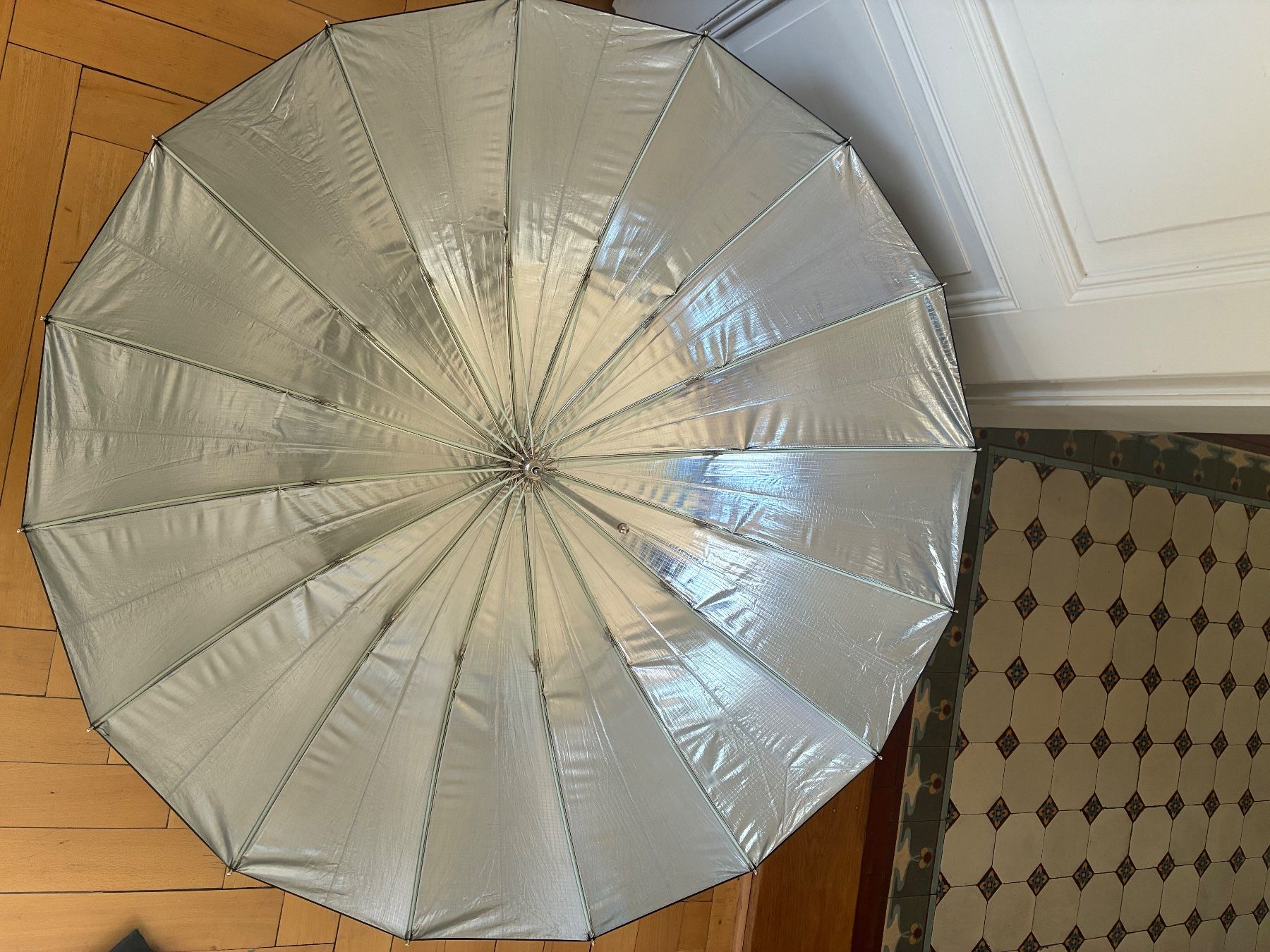 Diffusori di oli essenziali: Profoto Umbrella Deep M Silver plus Diffusor M -.1,5 – Usato da Fribourg venduto da waves55 5