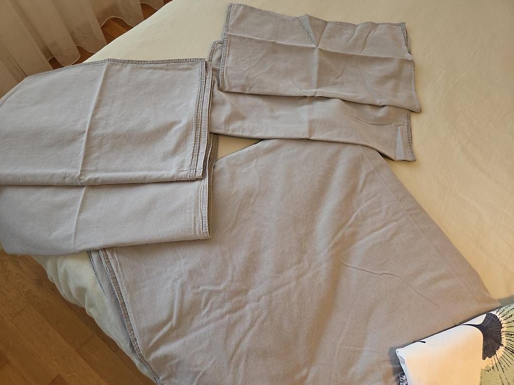Lits: IKEA Bettwäsche Doppelbett  2 Sets – D'occasion à Wallisellen par led_dk26