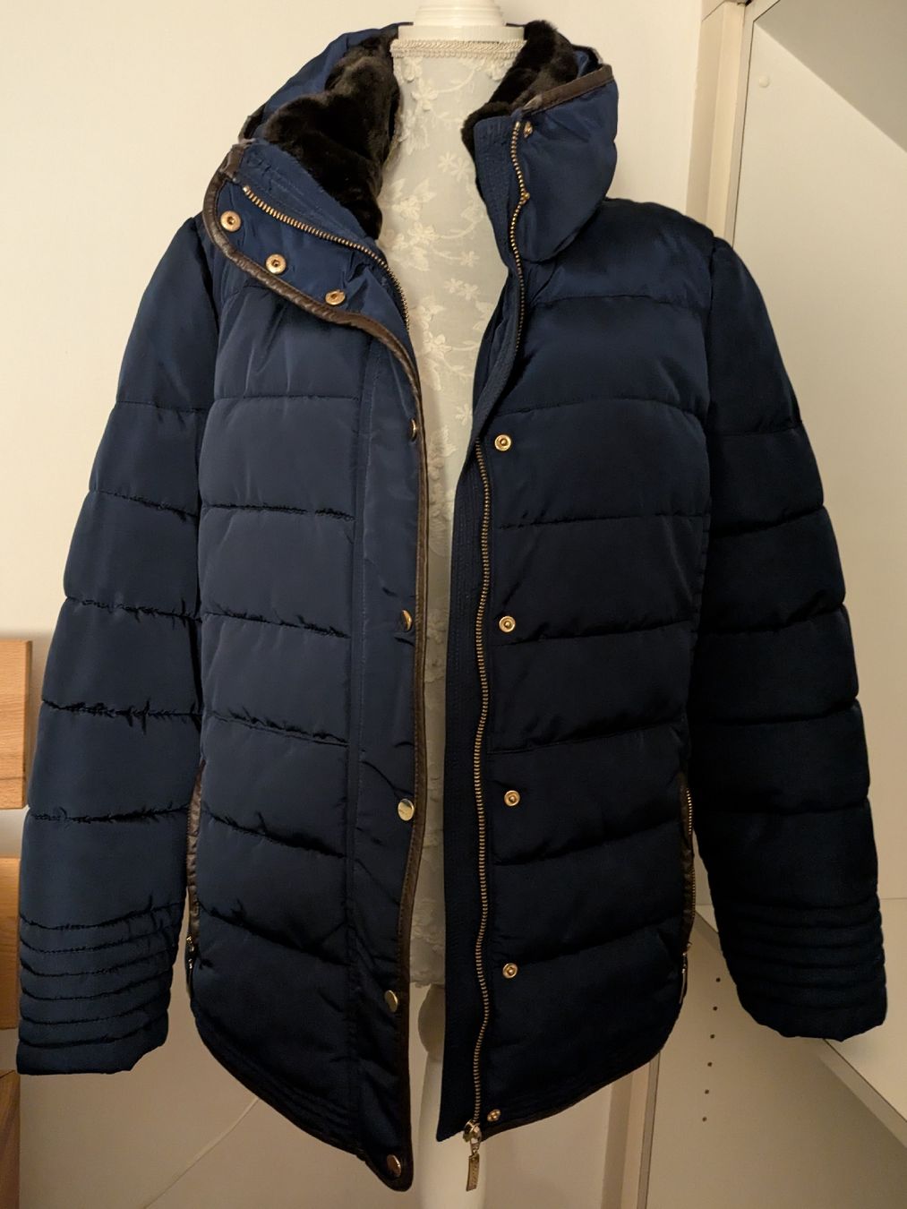 Jacken: "Cool Code"-Winterjacke, Gr. 46, Top-Zustand, warm! – Neu (gemäss Beschreibung) aus Sursee von Aniri