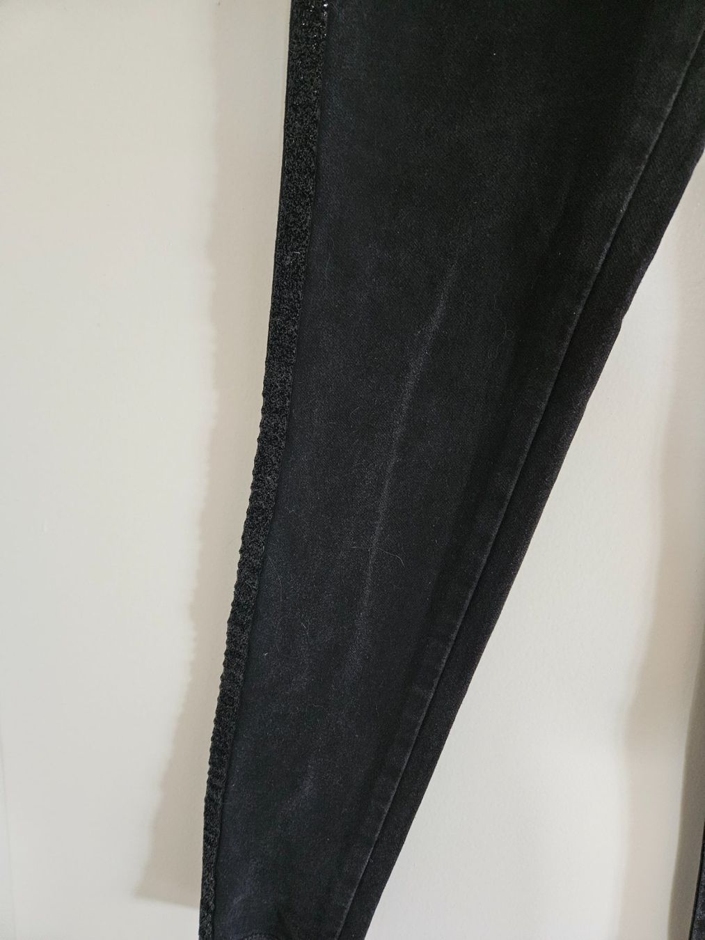 Pantaloni: Hose 170/176 mit Glitzerstreifen – Usato da Schaffhausen venduto da sabrina915 1