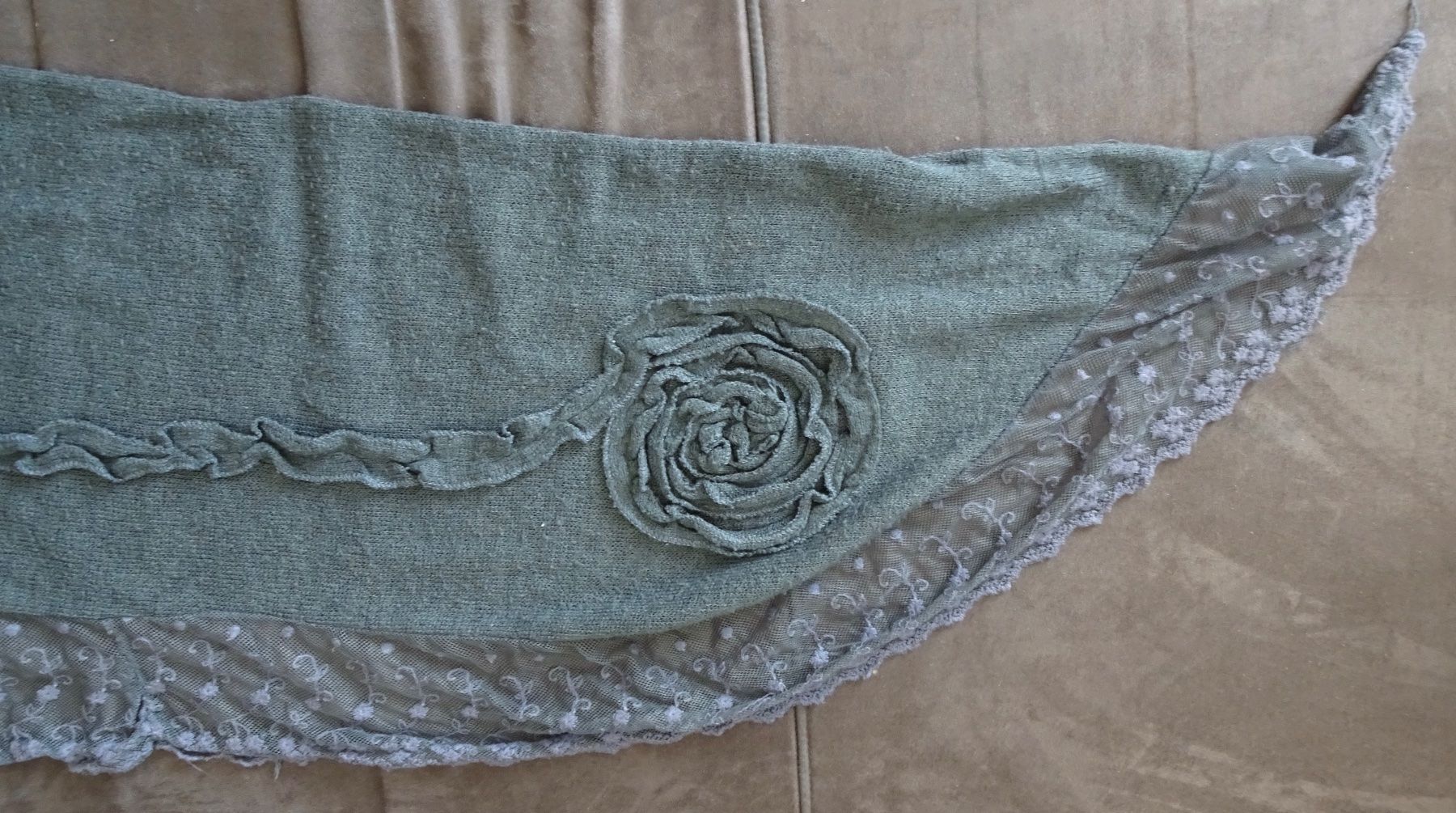 Foulard & Sciarpe: Echarpe grise dentelle et fleurs – Usato da Châtelaine venduto da Gio54321 8