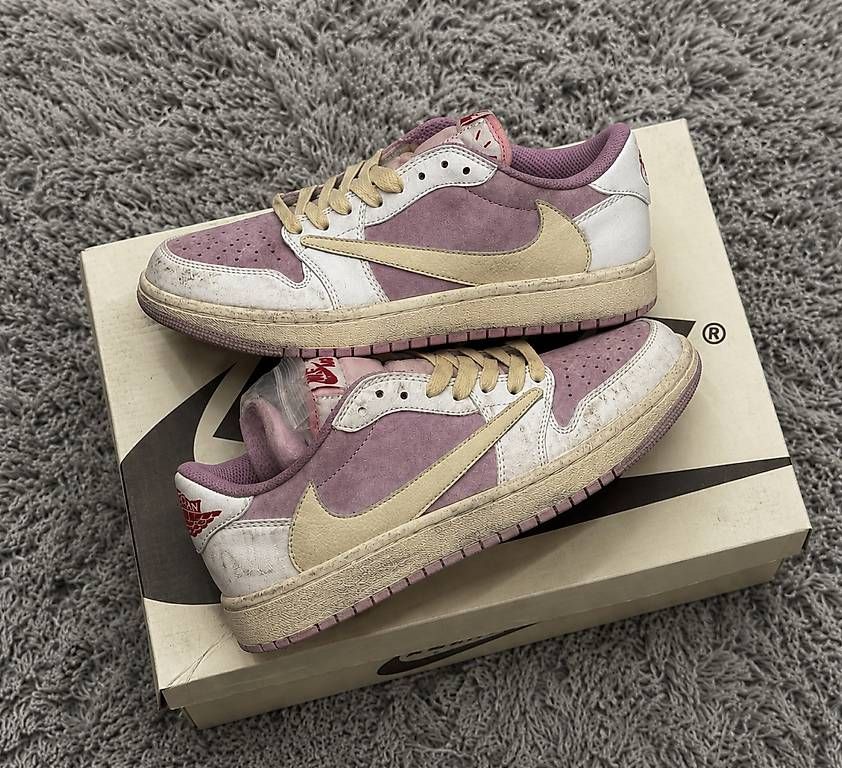 Scarpe da uomo: Nike Travis Jordans – Usato da Basel venduto da pau_s6pv