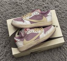 Nike Travis Jordans