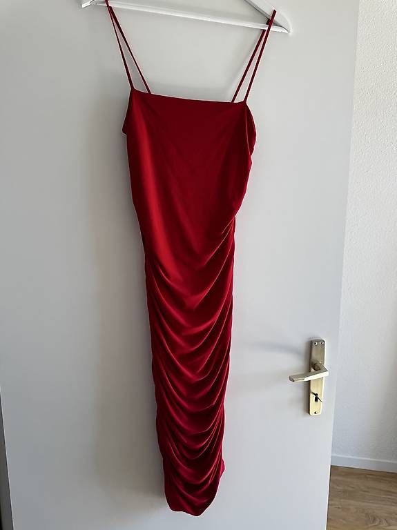 Vestiti: Rotes Kleid – Usato da Dättwil AG venduto da Laurii88 1