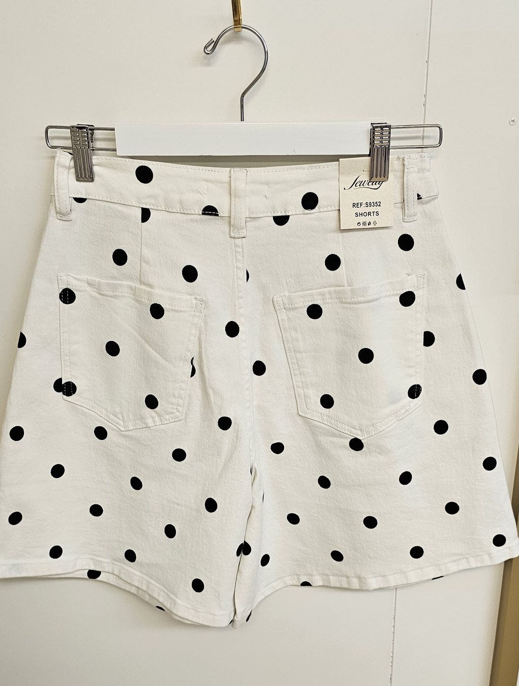 Pantalons: Shorts M NEU – Neuf avec emballage d'origine à St. Gallen par Moda.1 1